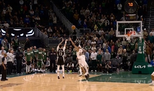 疯狂续命！罗林斯弧顶撤步变向再中三分 分差仅剩1分