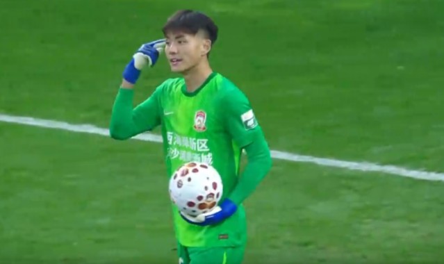 彩客网团队-中超争议判罚！莱昂纳多进球被吹，李昊罕见暴怒，挤地铁战术失败